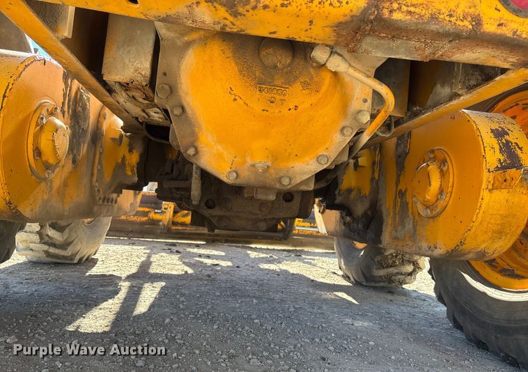 image for item DK0086 1973 John Deere 570A motor grader