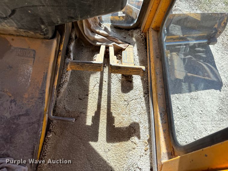 image for item DK0086 1973 John Deere 570A motor grader