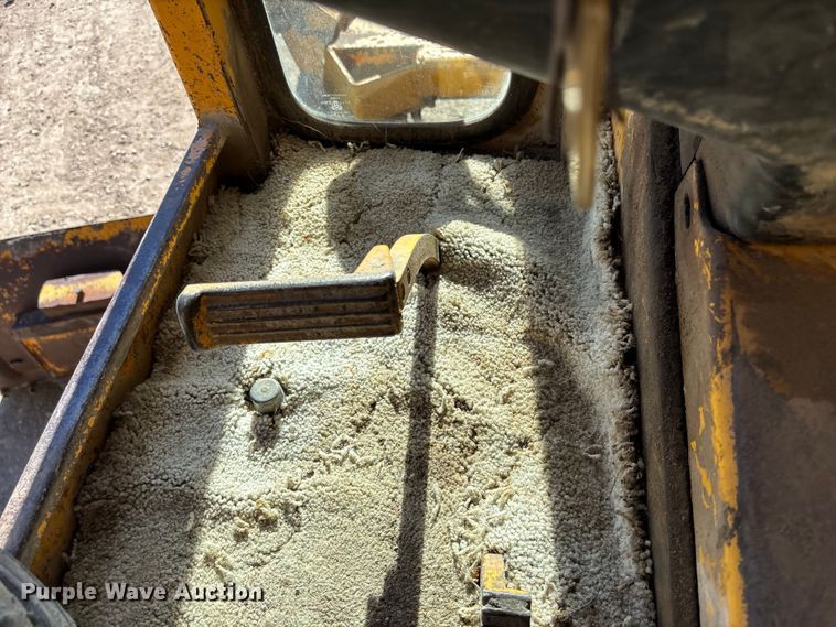 image for item DK0086 1973 John Deere 570A motor grader