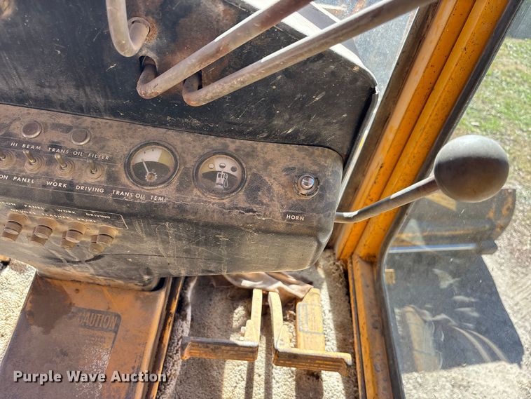 image for item DK0086 1973 John Deere 570A motor grader