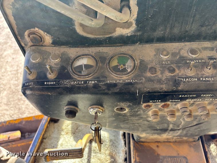 image for item DK0086 1973 John Deere 570A motor grader