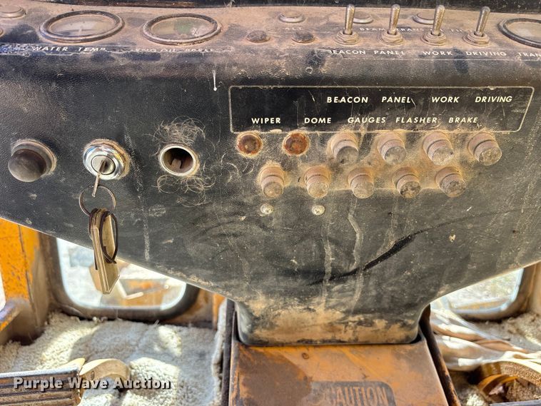 image for item DK0086 1973 John Deere 570A motor grader