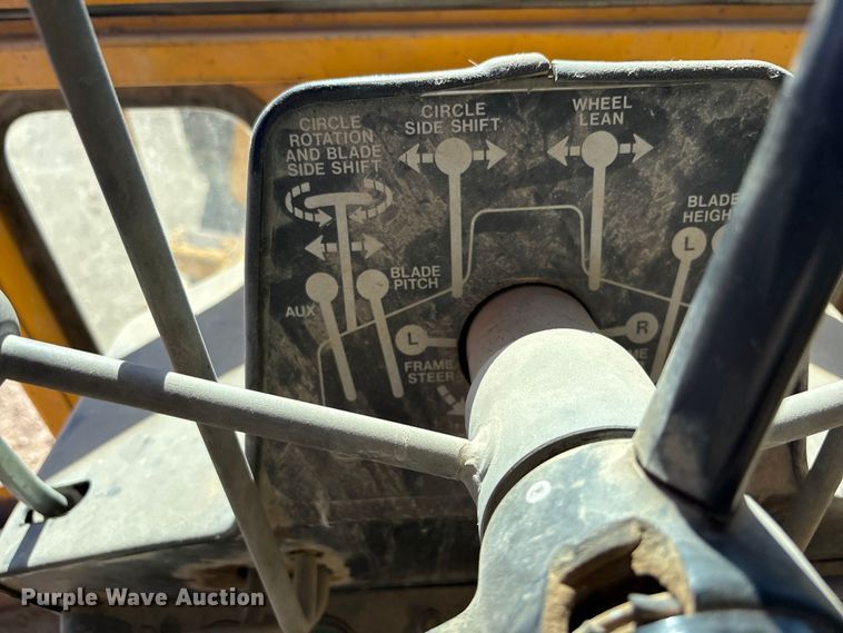 image for item DK0086 1973 John Deere 570A motor grader