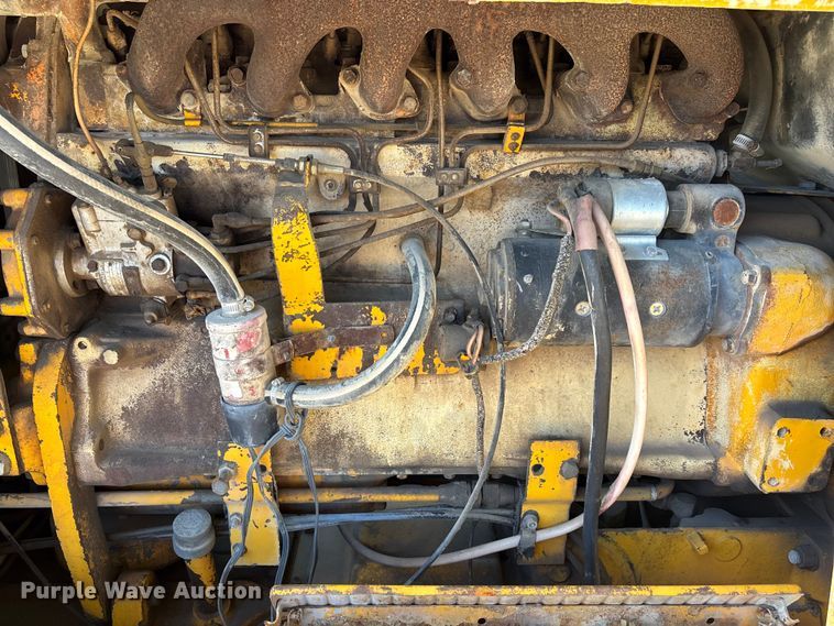 image for item DK0086 1973 John Deere 570A motor grader