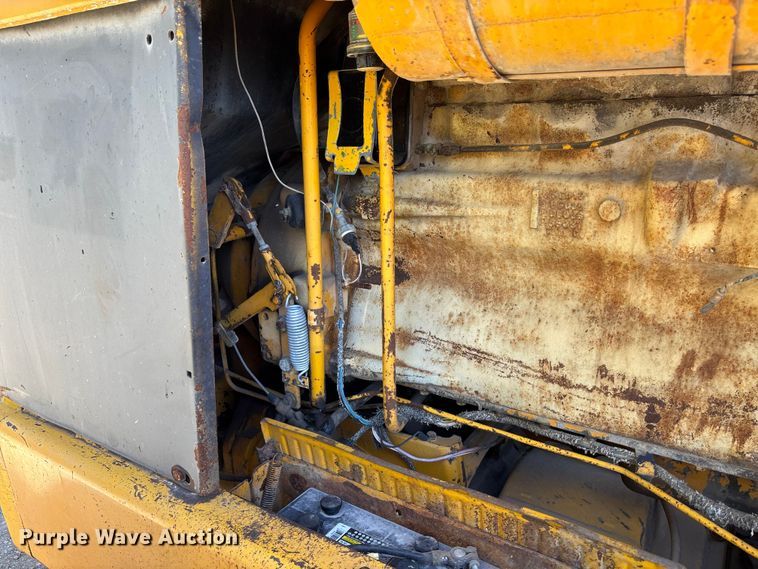 image for item DK0086 1973 John Deere 570A motor grader