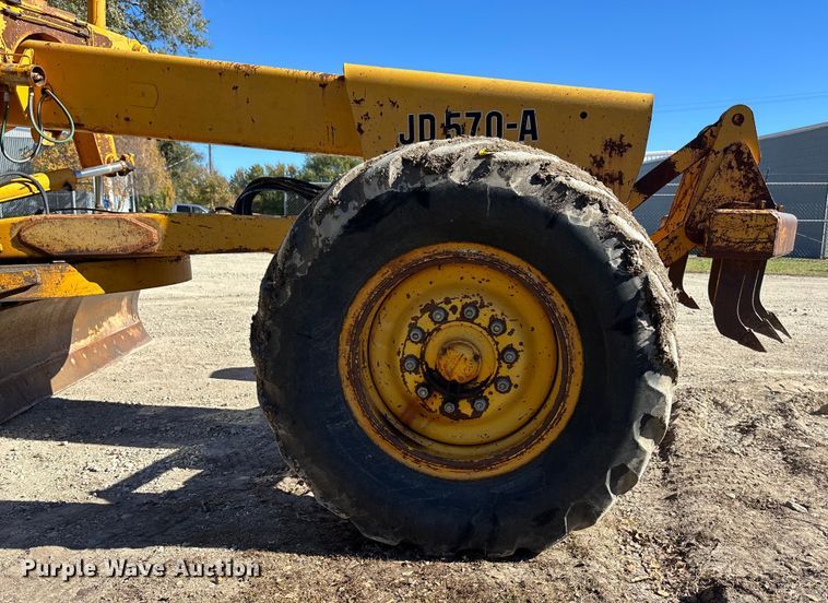 image for item DK0086 1973 John Deere 570A motor grader