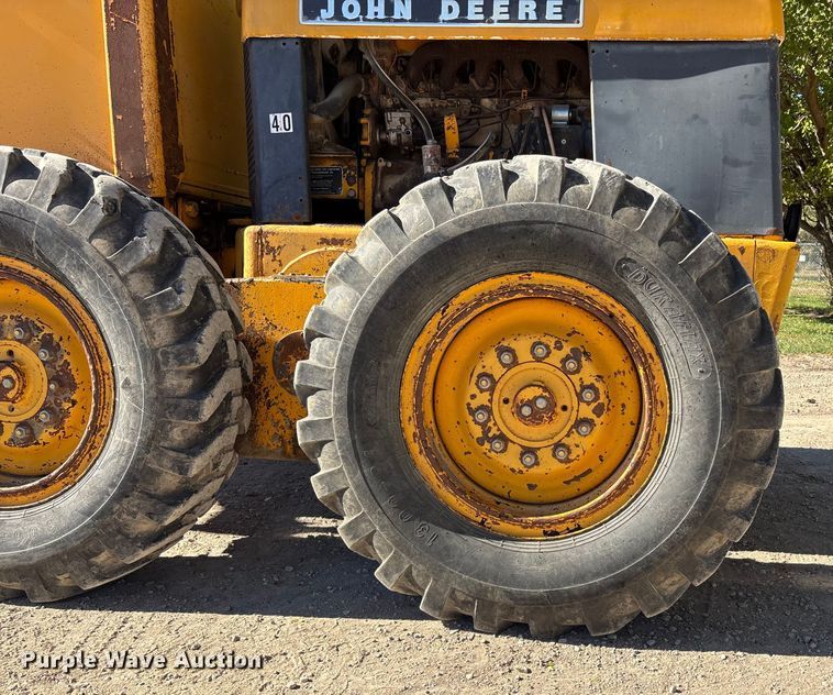 image for item DK0086 1973 John Deere 570A motor grader