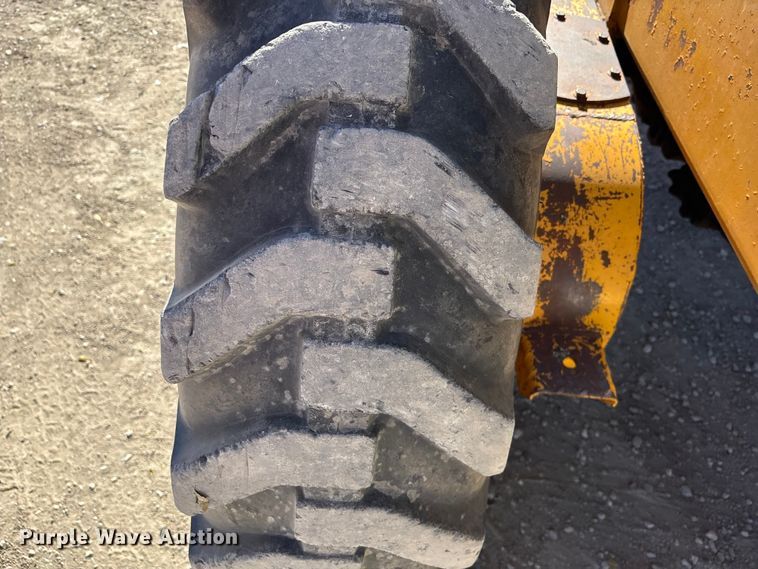 image for item DK0086 1973 John Deere 570A motor grader