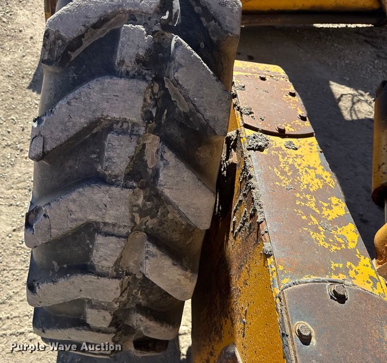 image for item DK0086 1973 John Deere 570A motor grader