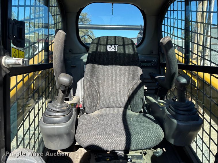 image for item DK0087 2013 Caterpillar 262D skid steer loader