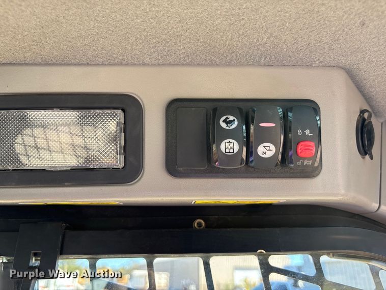 image for item DK0087 2013 Caterpillar 262D skid steer loader