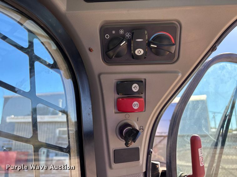 image for item DK0087 2013 Caterpillar 262D skid steer loader