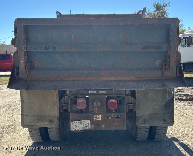 image for item DK0093 1986 International 1754 dump truck