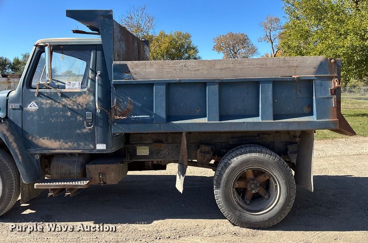 image for item DK0093 1986 International 1754 dump truck