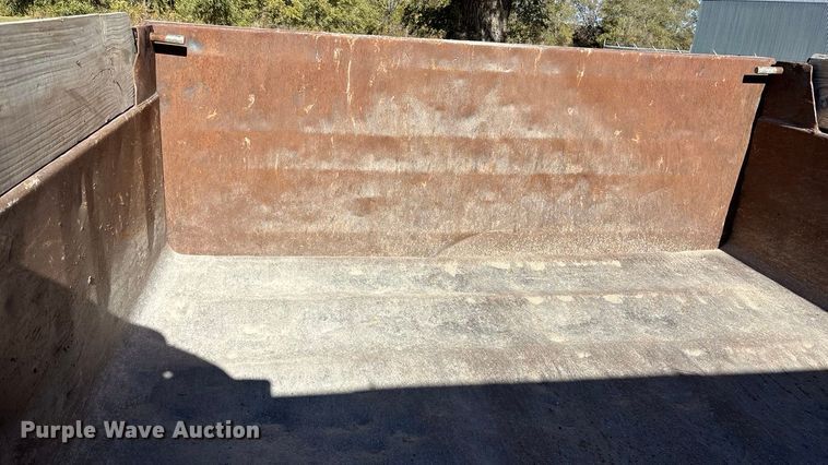 image for item DK0093 1986 International 1754 dump truck