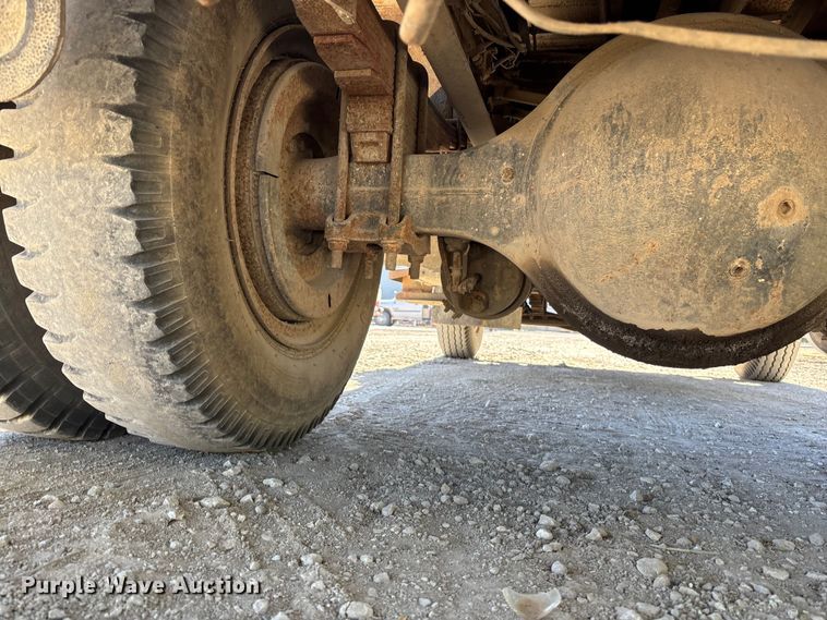 image for item DK0093 1986 International 1754 dump truck