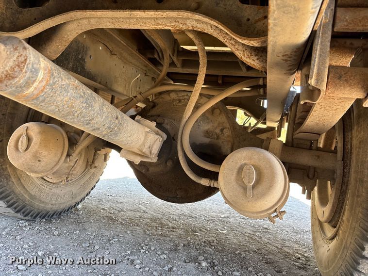 image for item DK0093 1986 International 1754 dump truck