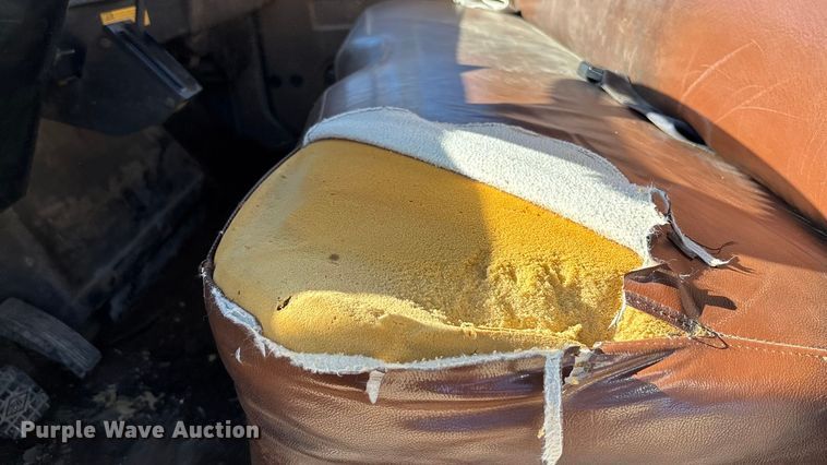 image for item DK0093 1986 International 1754 dump truck