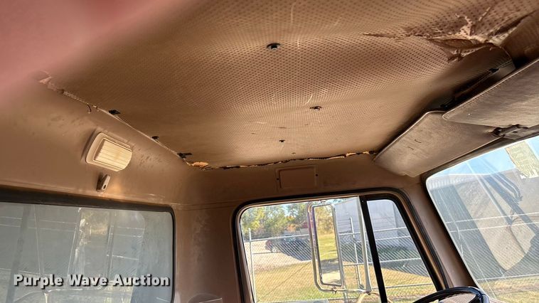 image for item DK0093 1986 International 1754 dump truck