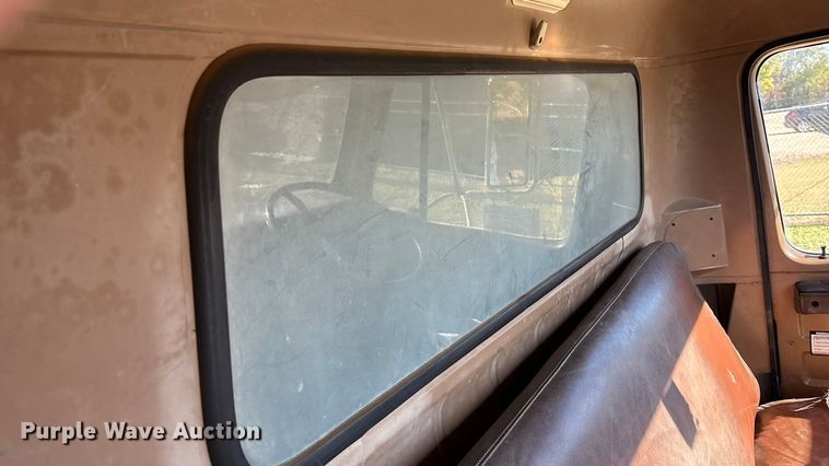 image for item DK0093 1986 International 1754 dump truck