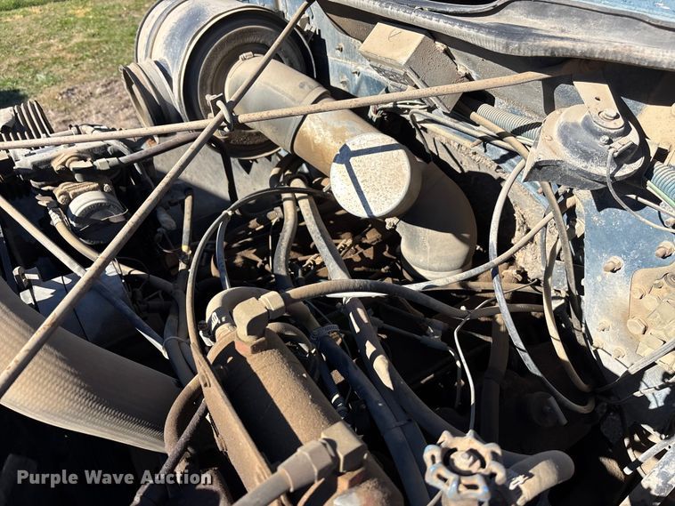 image for item DK0093 1986 International 1754 dump truck