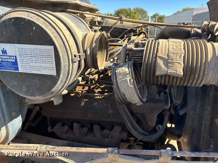 image for item DK0093 1986 International 1754 dump truck