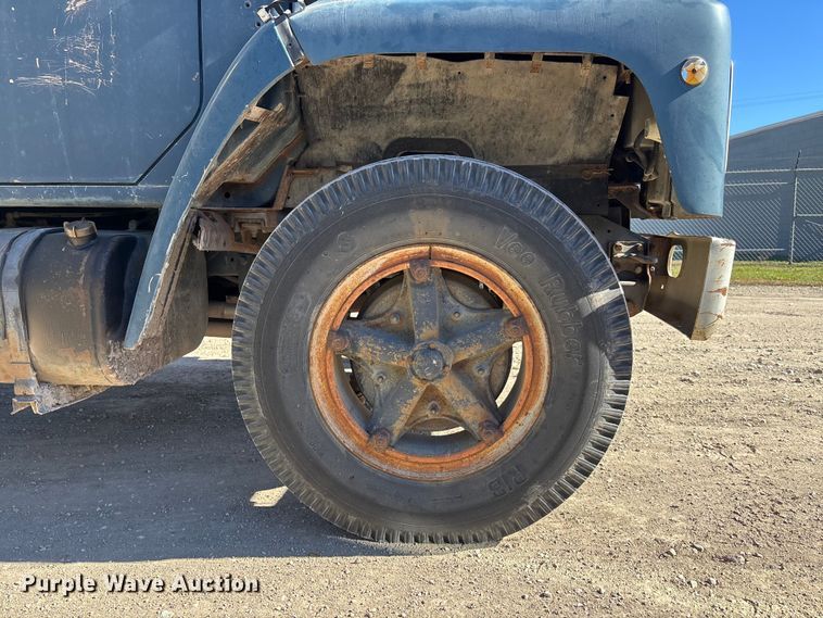 image for item DK0093 1986 International 1754 dump truck