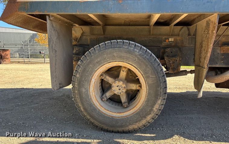 image for item DK0093 1986 International 1754 dump truck