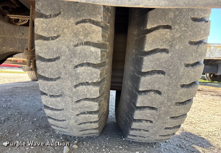 image for item DK0093 1986 International 1754 dump truck