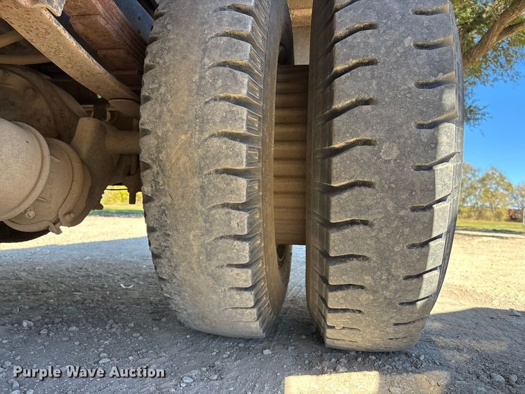 image for item DK0093 1986 International 1754 dump truck