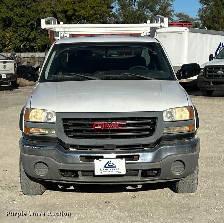image for item DK0095 2006 GMC Sierra 2500HD Ext. Cab pickup truck