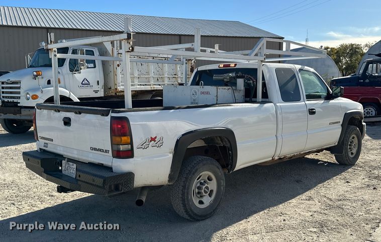 image for item DK0095 2006 GMC Sierra 2500HD Ext. Cab pickup truck