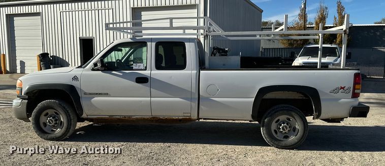 image for item DK0095 2006 GMC Sierra 2500HD Ext. Cab pickup truck
