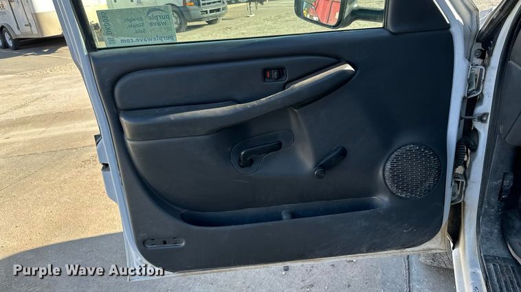 image for item DK0095 2006 GMC Sierra 2500HD Ext. Cab pickup truck