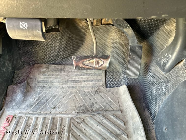 image for item DK0095 2006 GMC Sierra 2500HD Ext. Cab pickup truck