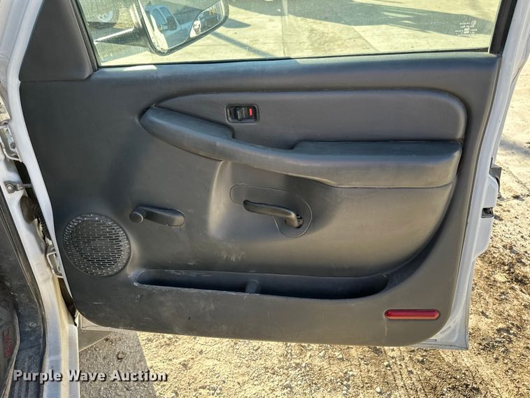 image for item DK0095 2006 GMC Sierra 2500HD Ext. Cab pickup truck