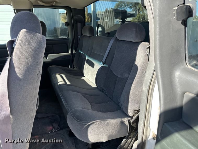 image for item DK0095 2006 GMC Sierra 2500HD Ext. Cab pickup truck