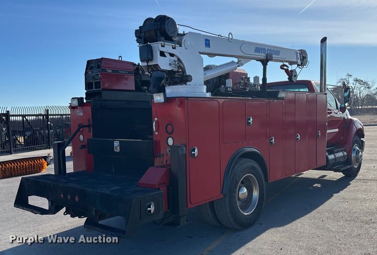 image for item DK0101 2006 Ford F750 utility / service truck