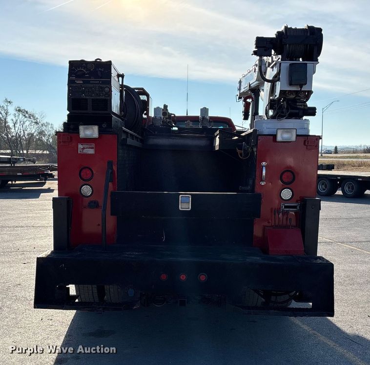 image for item DK0101 2006 Ford F750 utility / service truck