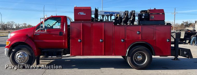 image for item DK0101 2006 Ford F750 utility / service truck