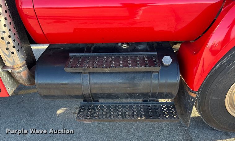 image for item DK0101 2006 Ford F750 utility / service truck