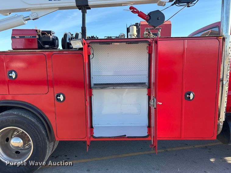 image for item DK0101 2006 Ford F750 utility / service truck