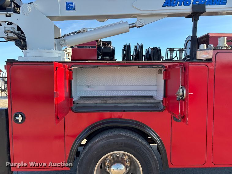 image for item DK0101 2006 Ford F750 utility / service truck