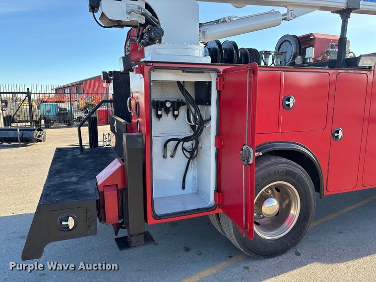 image for item DK0101 2006 Ford F750 utility / service truck