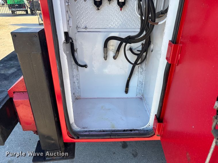 image for item DK0101 2006 Ford F750 utility / service truck