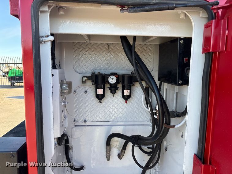 image for item DK0101 2006 Ford F750 utility / service truck