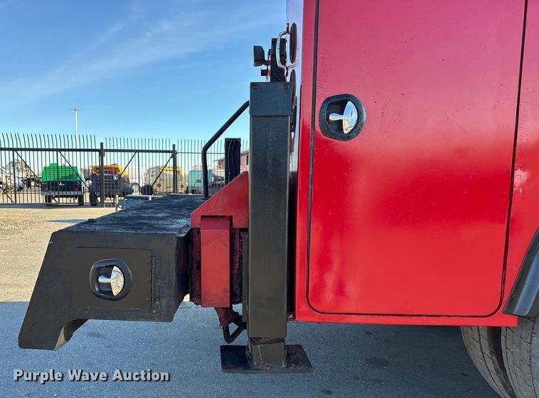 image for item DK0101 2006 Ford F750 utility / service truck