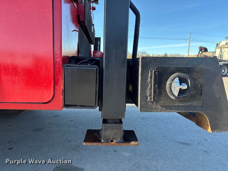 image for item DK0101 2006 Ford F750 utility / service truck