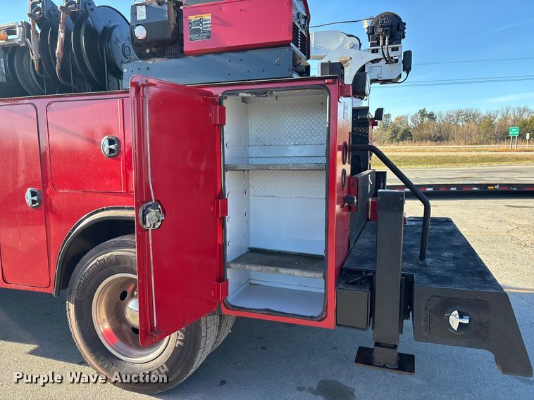 image for item DK0101 2006 Ford F750 utility / service truck