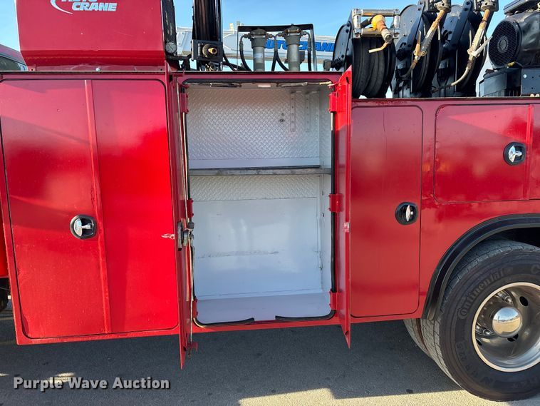 image for item DK0101 2006 Ford F750 utility / service truck